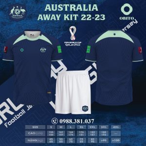 Áo Đấu Đội Tuyển Úc Sân Khách World Cup 2022-2023 Màu Tím Than này là sự kết hợp đa dạng của các màu sắc khác nhau. Bao gồm, màu tím than, đen và xanh ngọc. 3 gam màu sắc này xuất hiện lần lượt trên chiếc áo đấu. 
