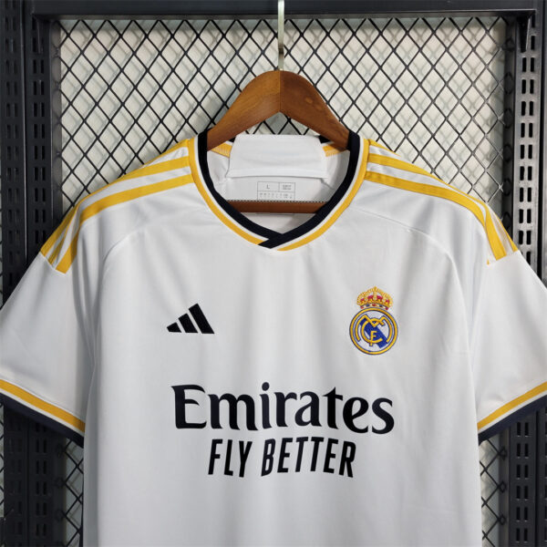 Áo clb Real Madrid 23/24