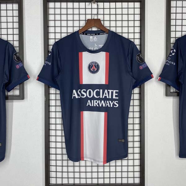 Áo đấu CLB PSG với form dáng vừa vặn